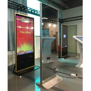 digital-signage-display-magic-mirror